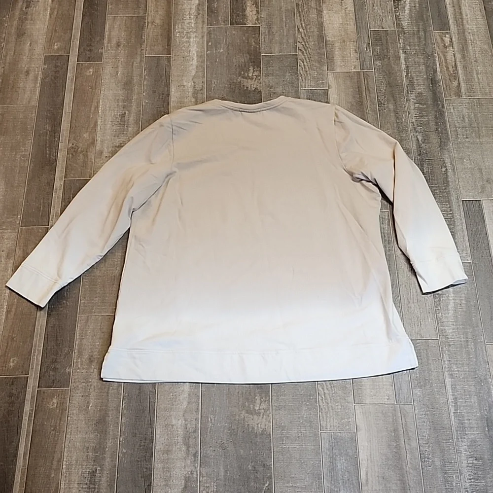 d & Co. Brand womans sweatshirt - Picture 7 of 7